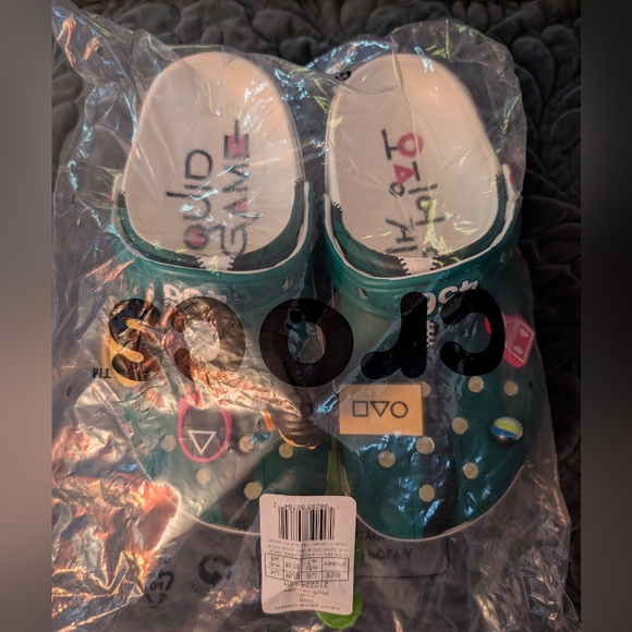 Crocs Squid Game Edition NWT - Picture 3 of 4